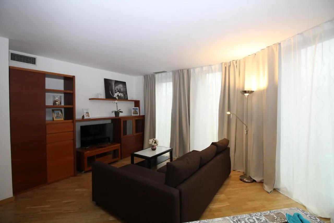 Homestay Rooms Gran Via Barcelona