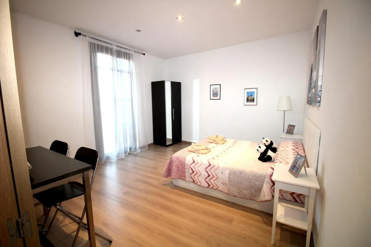 홈스테이 Rooms Gran Via 바르셀로나 스페인