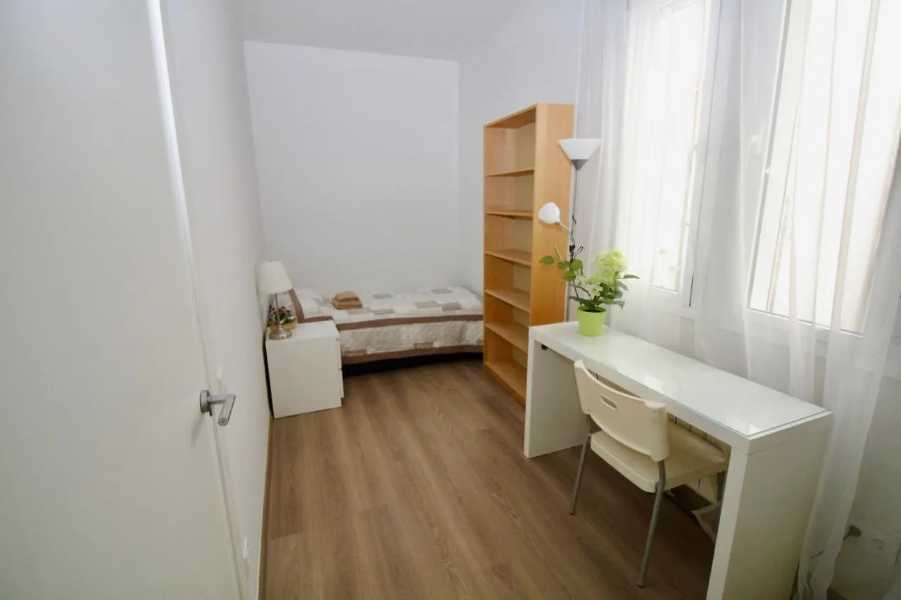 홈스테이 Rooms Gran Via 바르셀로나