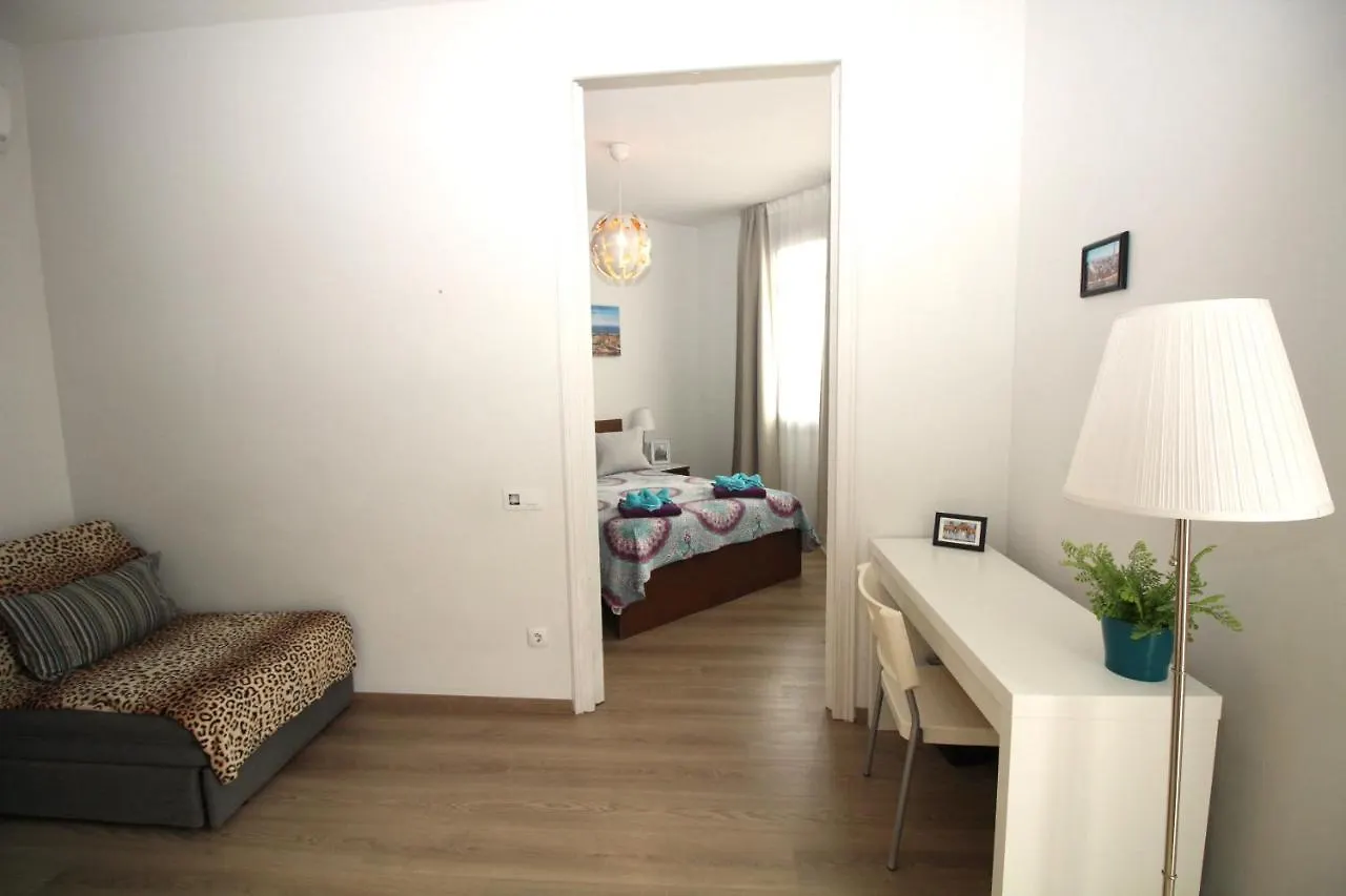 홈스테이 Rooms Gran Via 바르셀로나 스페인