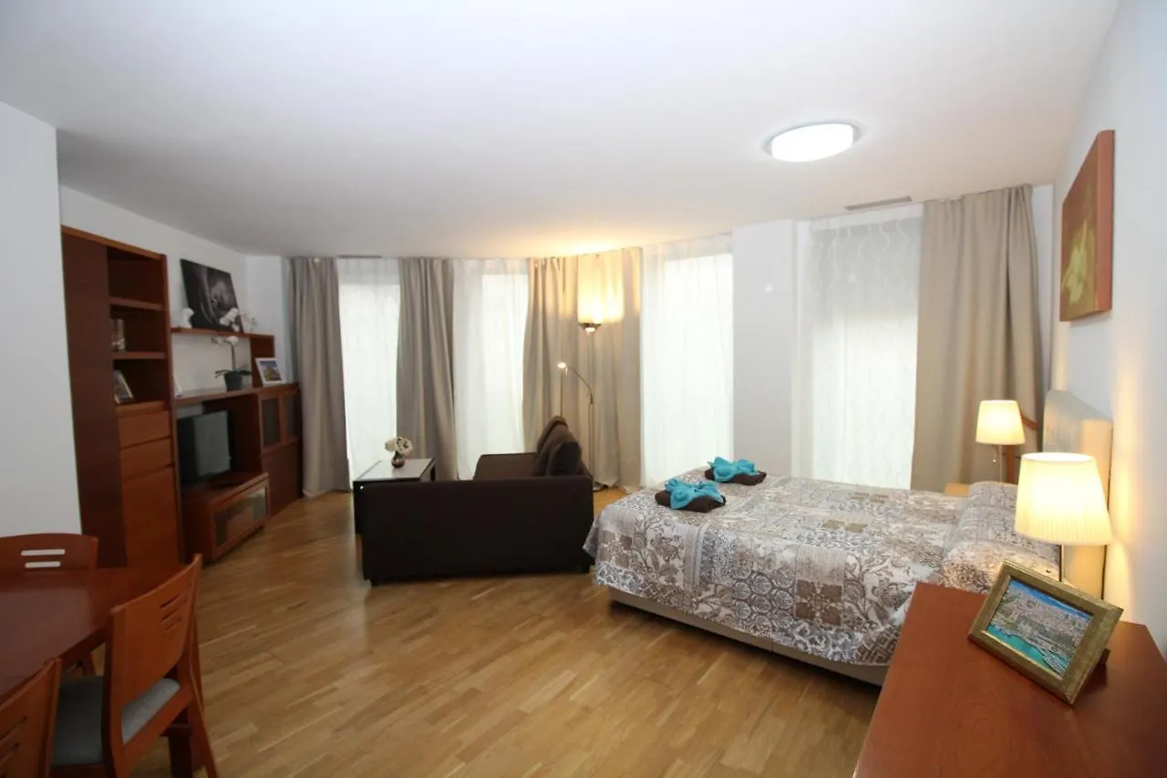 Homestay Rooms Gran Via Barcelona