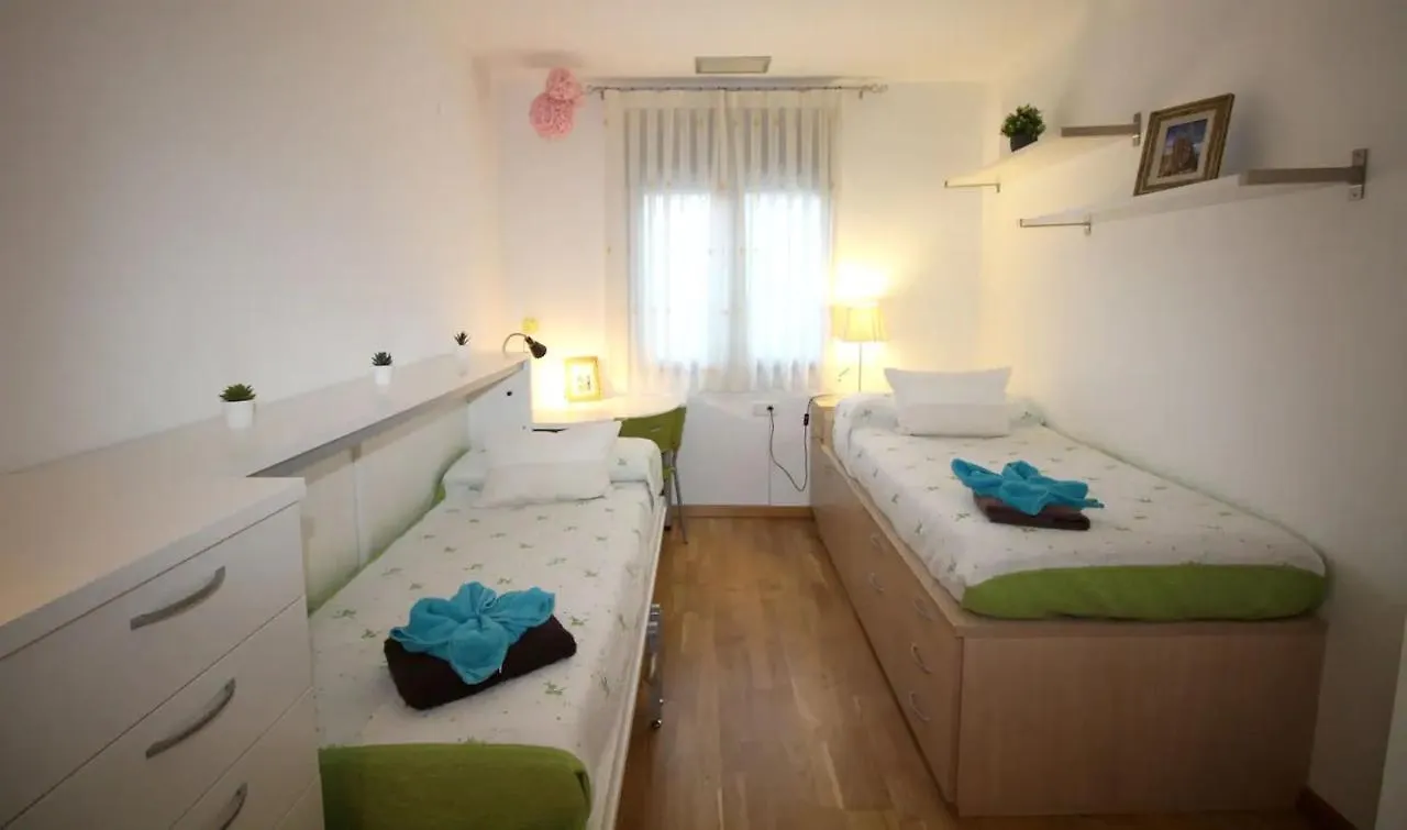 Rooms Gran Via Barcelona Homestay