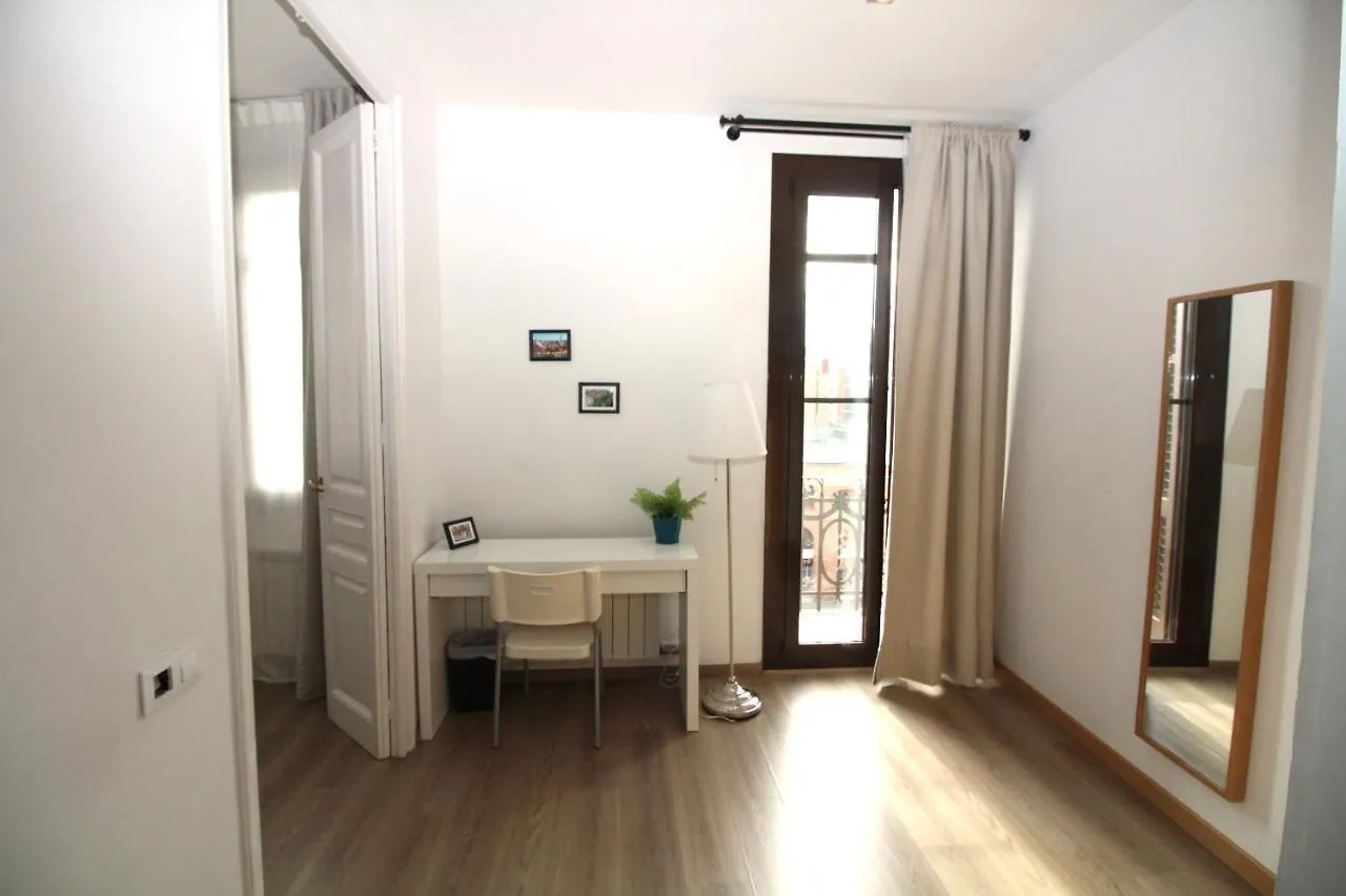 Homestay Rooms Gran Via Barcelona